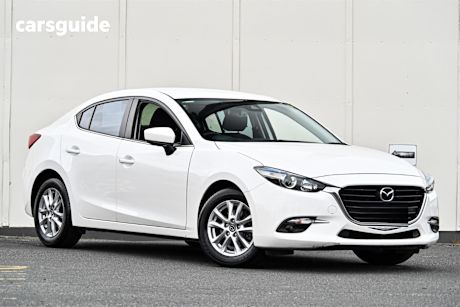 White 2018 Mazda Mazda3 Sedan MAXX SPORT F
