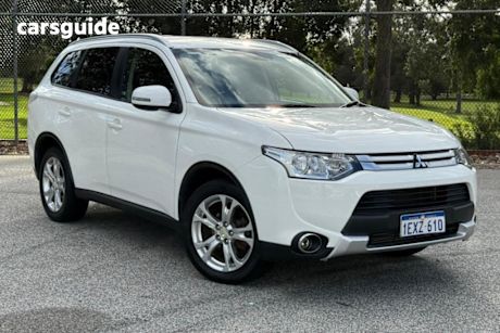 White 2014 Mitsubishi Outlander Wagon Ls (4X4)