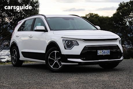 White 2023 Kia Niro Wagon Hev S (Hybrid)