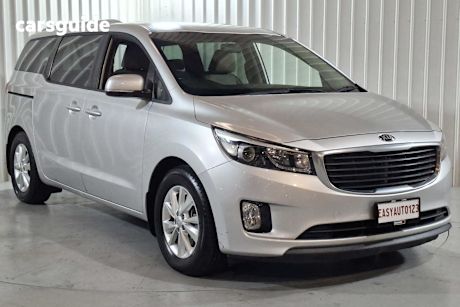Silver 2016 Kia Carnival Wagon Si