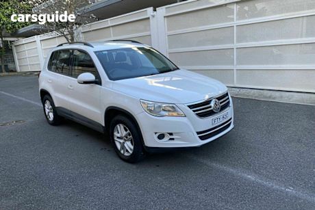 White 2011 Volkswagen Tiguan SUV 103TDI 4WD