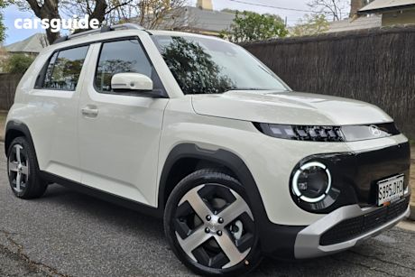 White 2025 Hyundai Inster SUV EXTENDED RANGE F
