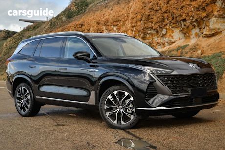Black 2025 MG Qs SUV EXCITE F