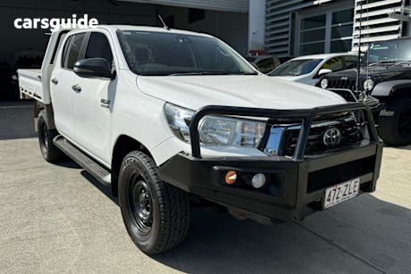 White 2019 Toyota Hilux Double Cab Chassis Sr (4X4)