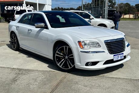 White 2014 Chrysler 300 Sedan LIMITED R