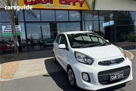 White 2016 Kia Picanto Hatchback Si