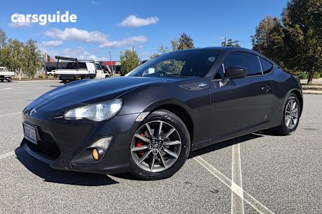 Grey 2013 Toyota 86 Coupe GT R