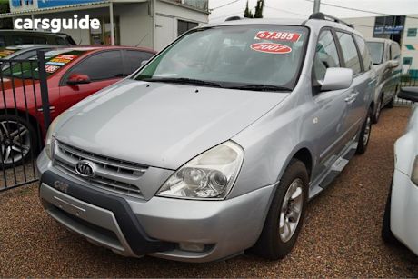 Silver 2008 Kia Carnival SUV EX F