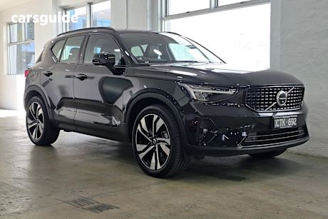 Black 2023 Volvo XC40 SUV ULTIMATE B5 DARK 4WD