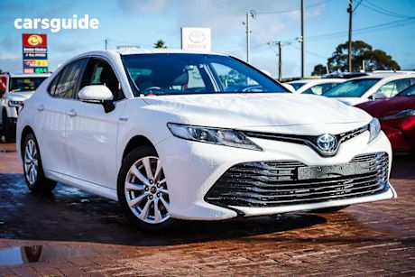 White 2019 Toyota Camry Sedan Ascent (Hybrid)