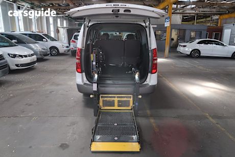 White 2014 Hyundai Imax Wagon