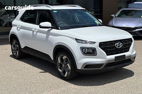 White 2025 Hyundai Venue SUV ELITE F