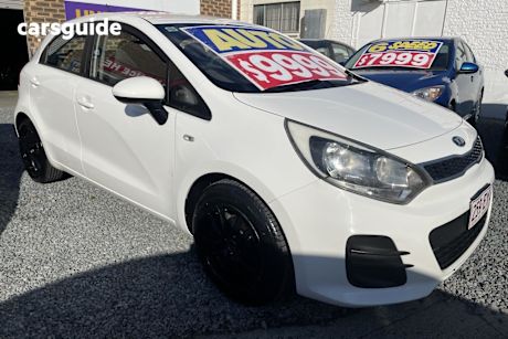 White 2013 Kia RIO Hatch S F