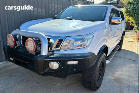 White 2019 Nissan Navara Ute Tray RX 4X4