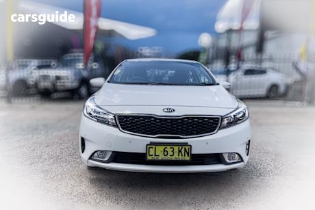 White 2017 Kia Cerato Sedan S