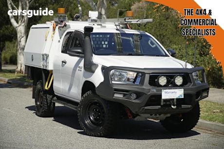 White 2018 Toyota Hilux Ute Tray SR 4X4