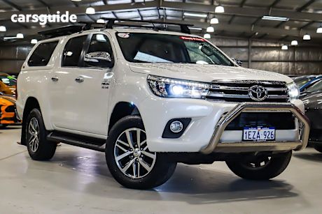 White 2016 Toyota Hilux Ute Tray SR5 4X4