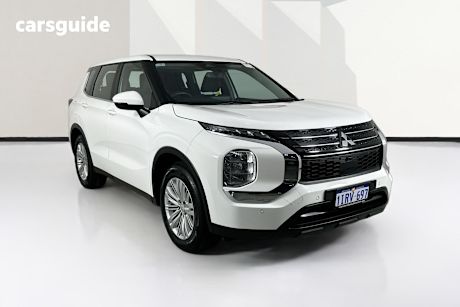 White 2023 Mitsubishi Outlander Wagon Es 7 Seat (2Wd)