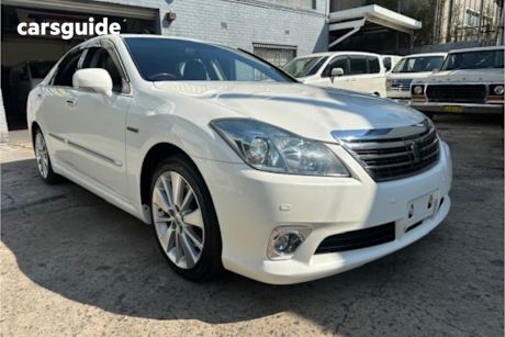White 2010 Toyota Crown Sedan HYBRID G PACKAGE