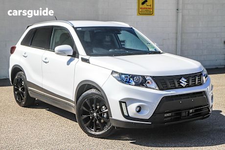White 2024 Suzuki Vitara SUV TURBO SHADOW F