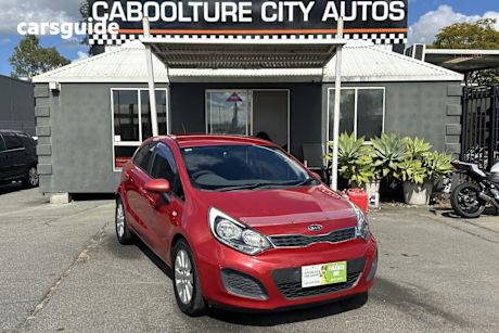 Red 2011 Kia RIO Hatchback S