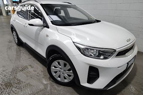 White 2022 Kia Stonic SUV S F