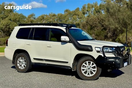 White 2015 Toyota Landcruiser Wagon Sahara (4X4)