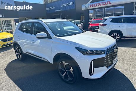 White 2024 Chery Tiggo 4 PRO SUV ULTIMATE AWD 4X4