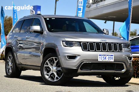 Silver 2019 Jeep Grand Cherokee SUV LIMITED 4X4