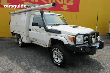 White 2017 Toyota Landcruiser Cab Chassis Gxl (4X4)