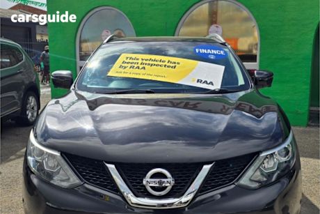 Black 2016 Nissan Qashqai SUV TI F