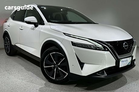 White 2023 Nissan Qashqai SUV TI F