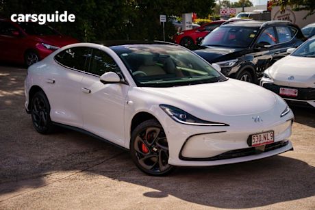 White 2025 MG Im5 Sedan Performance