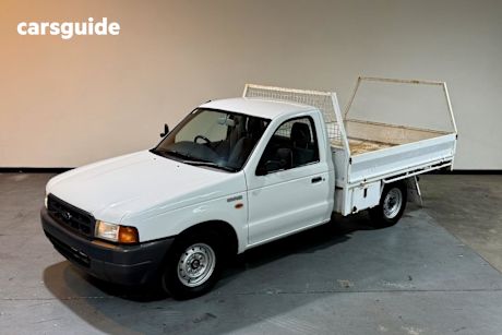 White 2000 Ford Courier Cab Chassis Gl
