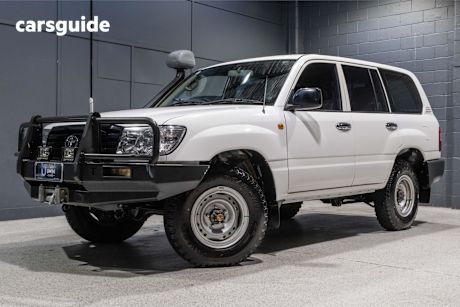 White 2006 Toyota Landcruiser SUV STANDARD 4X4