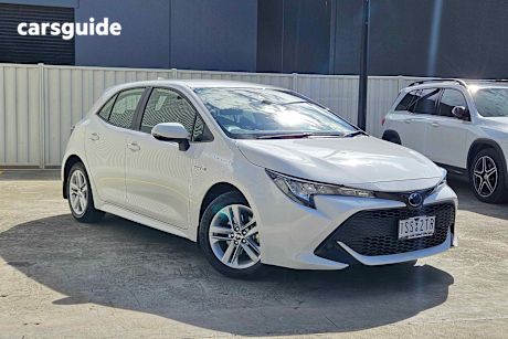 White 2020 Toyota Corolla Hatch ASCENT SPORT HYBRID F