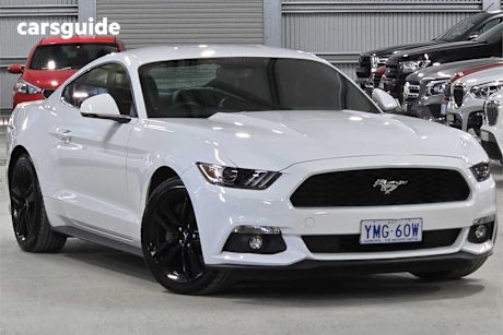 White 2017 Ford Mustang Coupe R