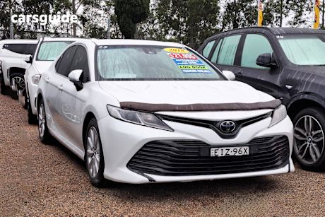 White 2018 Toyota Camry Sedan Ascent