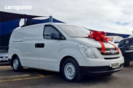 White 2010 Hyundai Iload Van
