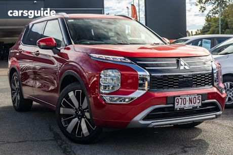 Red 2025 Mitsubishi Outlander SUV EXCEED 4X4