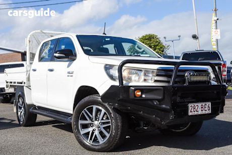 White 2015 Toyota Hilux Dual Cab Chassis Sr (4X4)