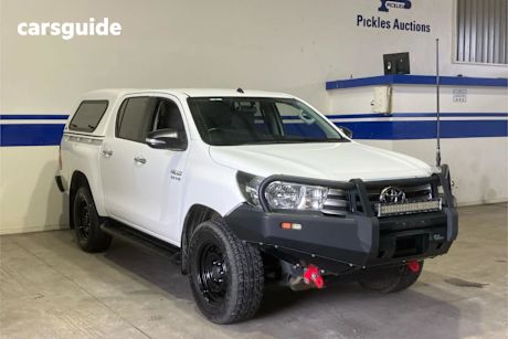 White 2017 Toyota Hilux Ute Tray SR 4X4