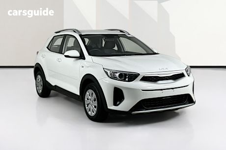 White 2023 Kia Stonic Wagon S
