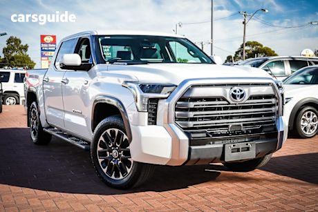 White 2023 Toyota Tundra Dual Cab Pick-up Limited