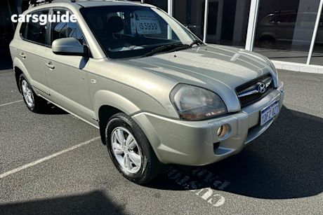 Silver 2009 Hyundai Tucson SUV SX