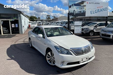 White 2012 Toyota Crown Sedan L PACKAGE HYBRID