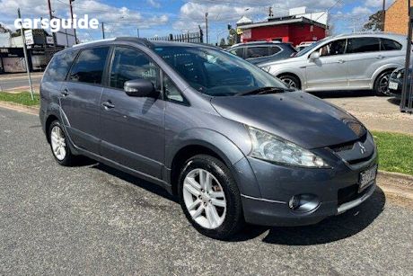Grey 2008 Mitsubishi Grandis Wagon Vr-X
