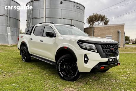 White 2025 Nissan Navara Dual Cab Pick-up Pro-4X (4X4)
