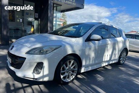 White 2011 Mazda 3 Hatchback Sp25