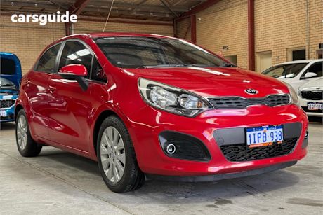 Red 2014 Kia RIO Hatchback Si